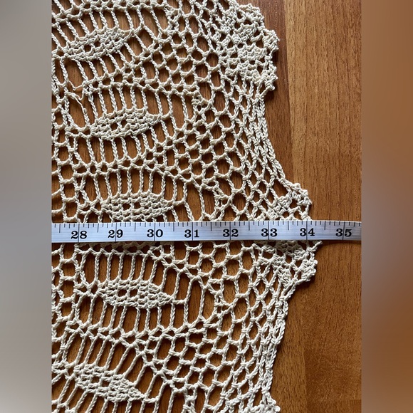 Hand crochet round table cloth - Picture 7 of 7